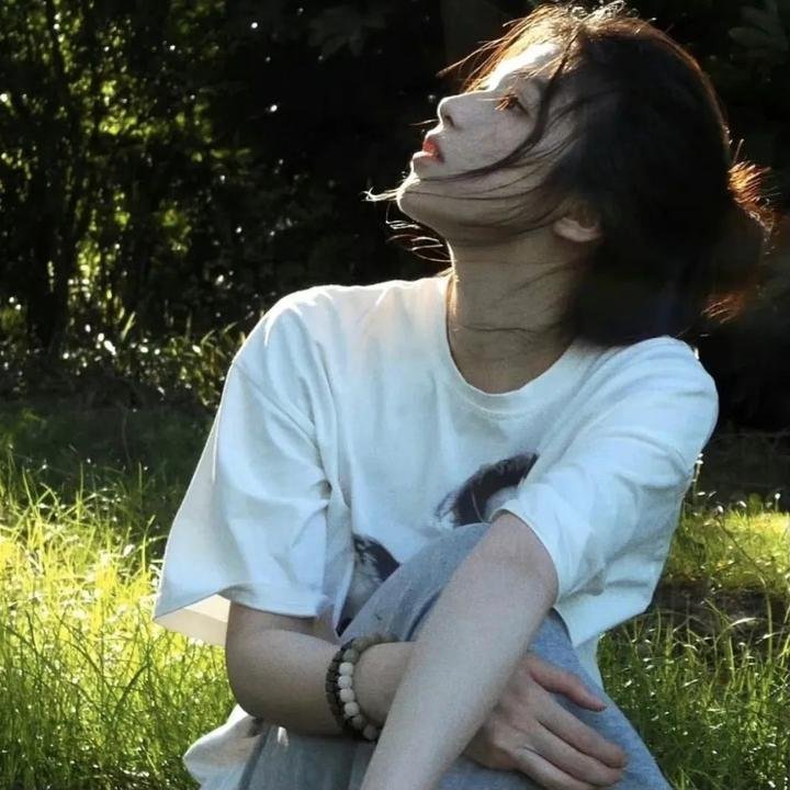 死后才知歌坛天后暗恋我十年